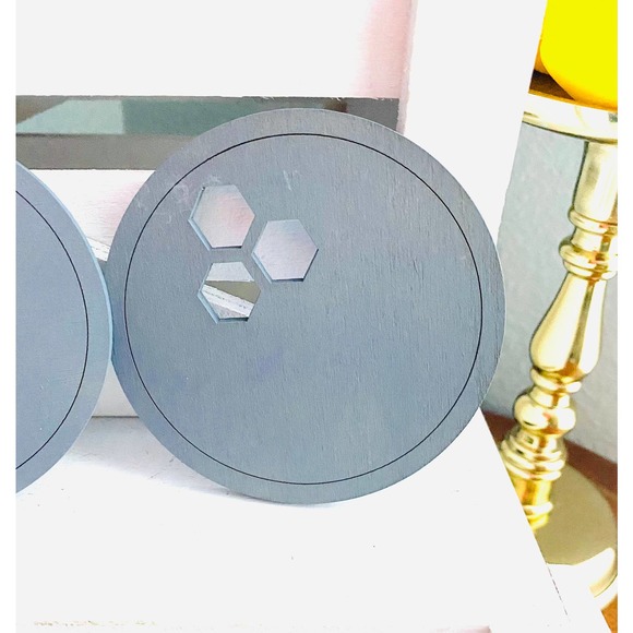 Set Of 6 Handmade Grey Wood Farmhouse Inspired Bee Themed Coaster (G) - Picture 3 of 8